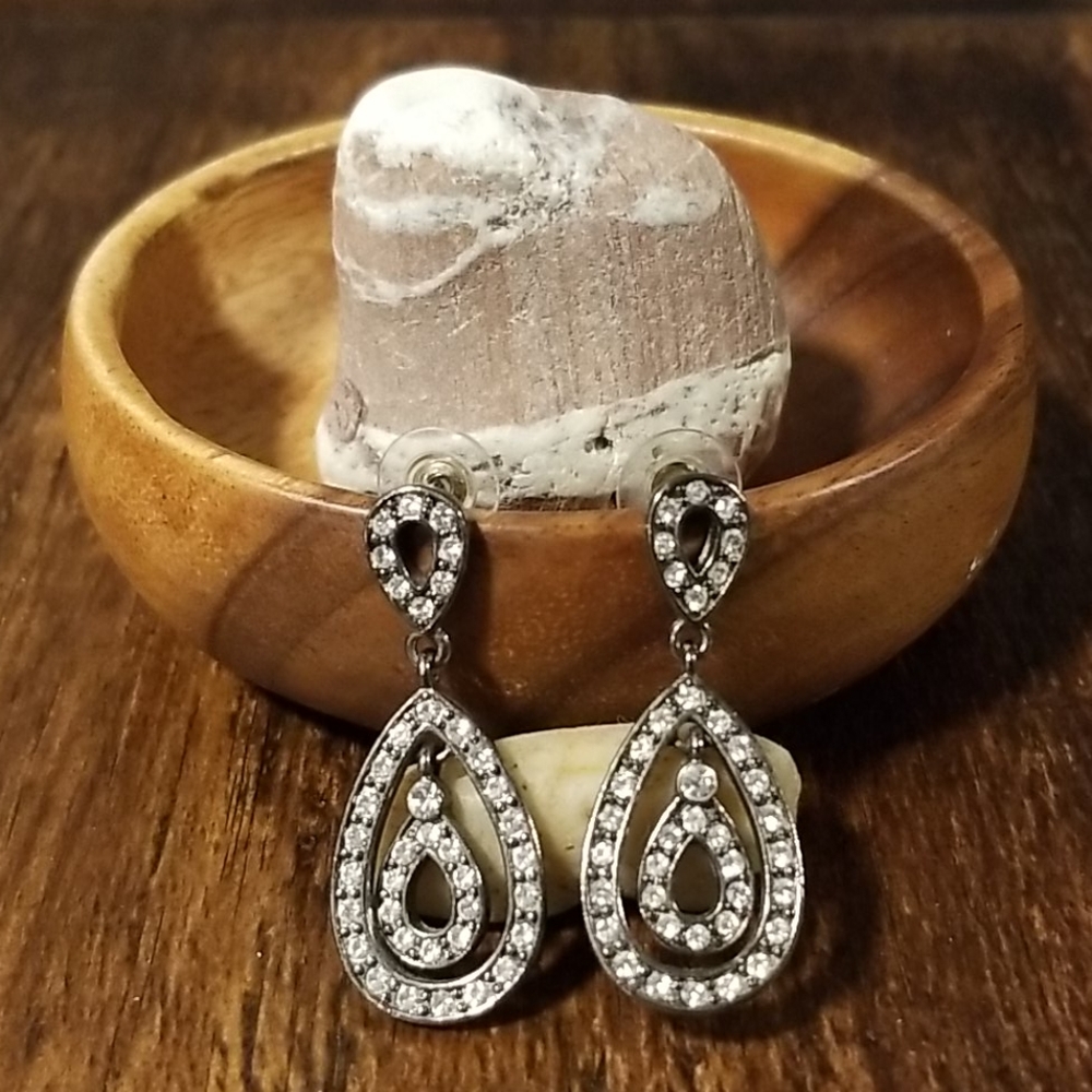 💙 Dark grey faux diamond teardrop earrings